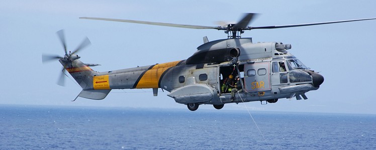 HU-21 (AS-332 “Superpuma”) y HT-27 (AS-532 “Cougar”)